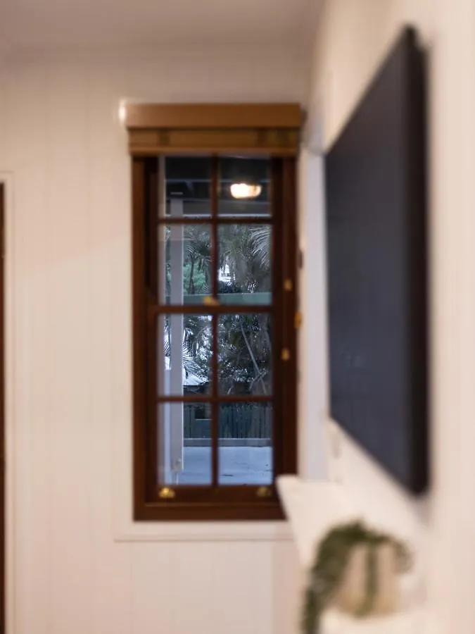 Serene 3 Bedroom Inner City Retreat Highgate Hill Brisbane Holiday home