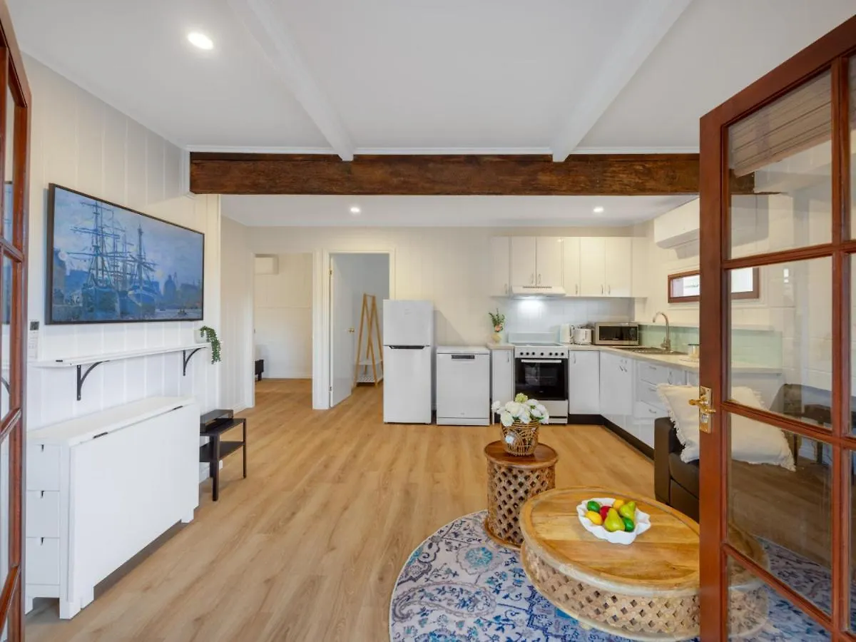 Serene 3 Bedroom Inner City Retreat Highgate Hill Brisbane 0*,  Australia